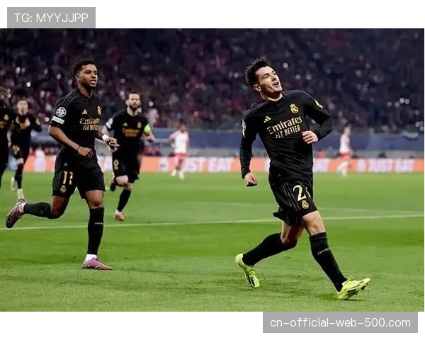 皇马门将卢宁多次扑救后应对VAR检查的专注度保持 皇马门将卢宁多次扑救后应对VAR检查的专注度保持